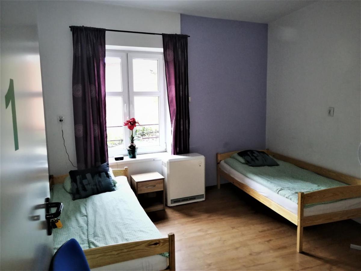 Hostel Gliwice Centrum Parking エクステリア 写真