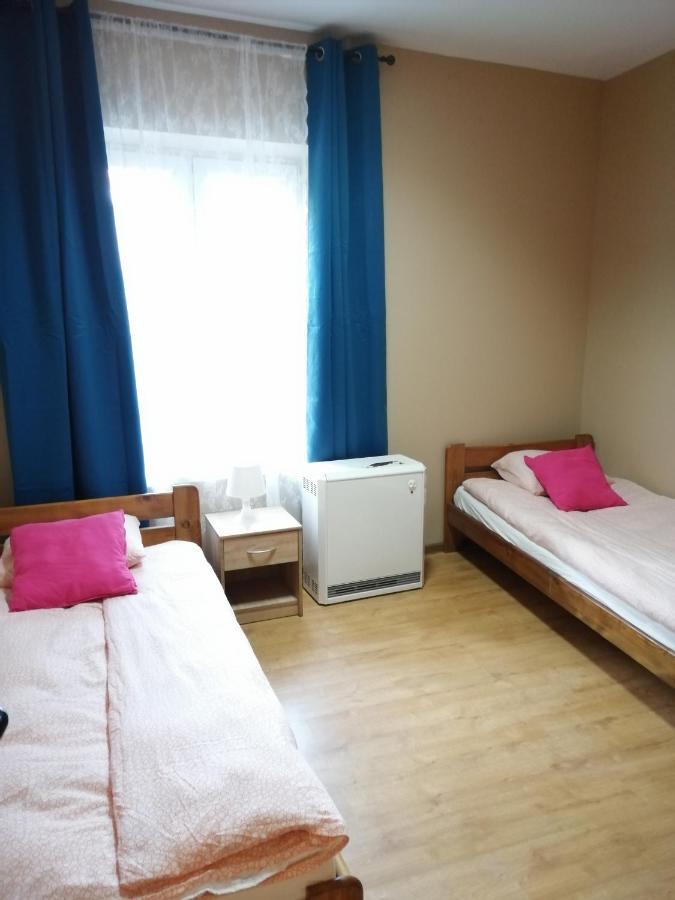 Hostel Gliwice Centrum Parking エクステリア 写真