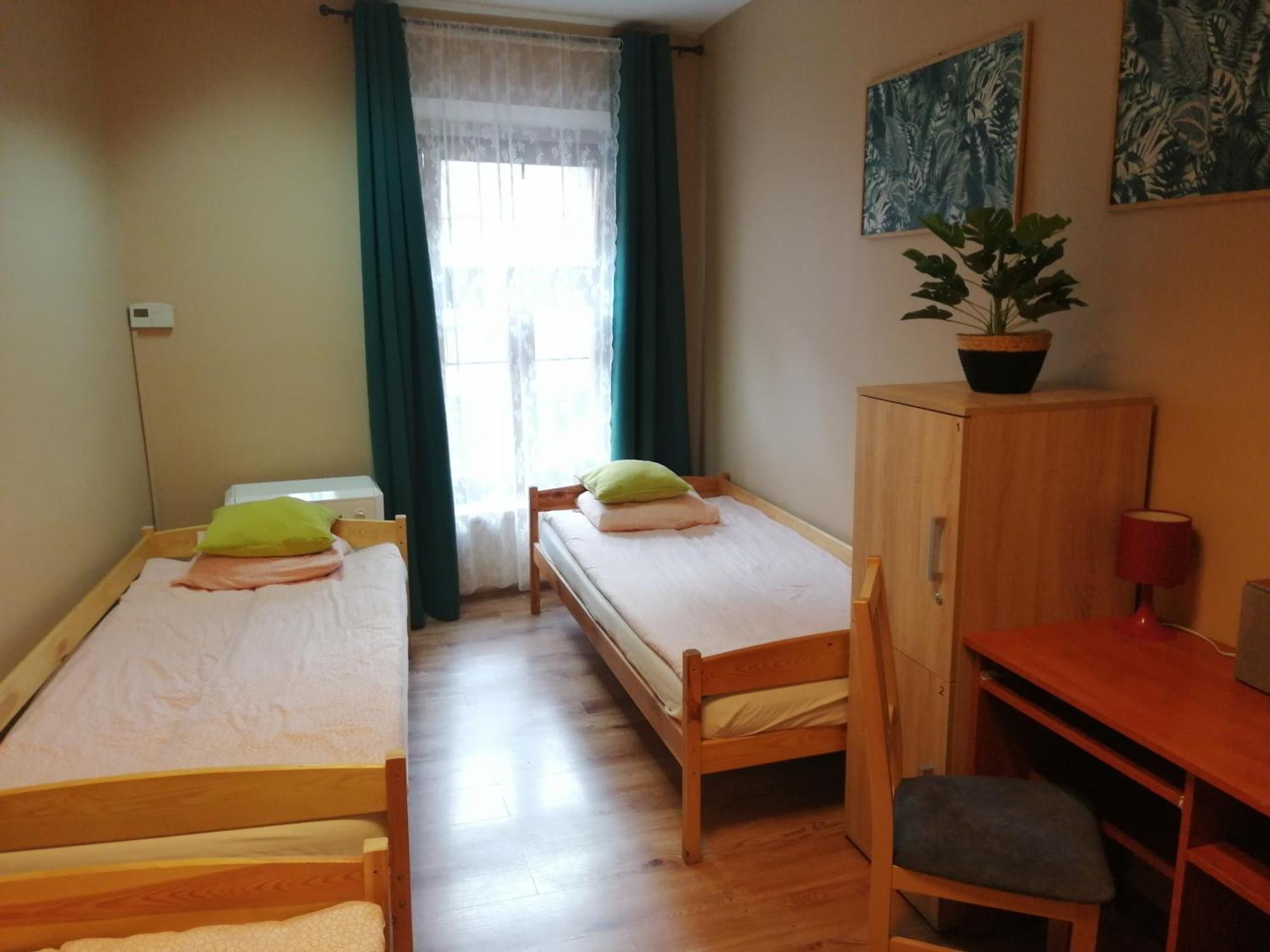 Hostel Gliwice Centrum Parking 部屋 写真