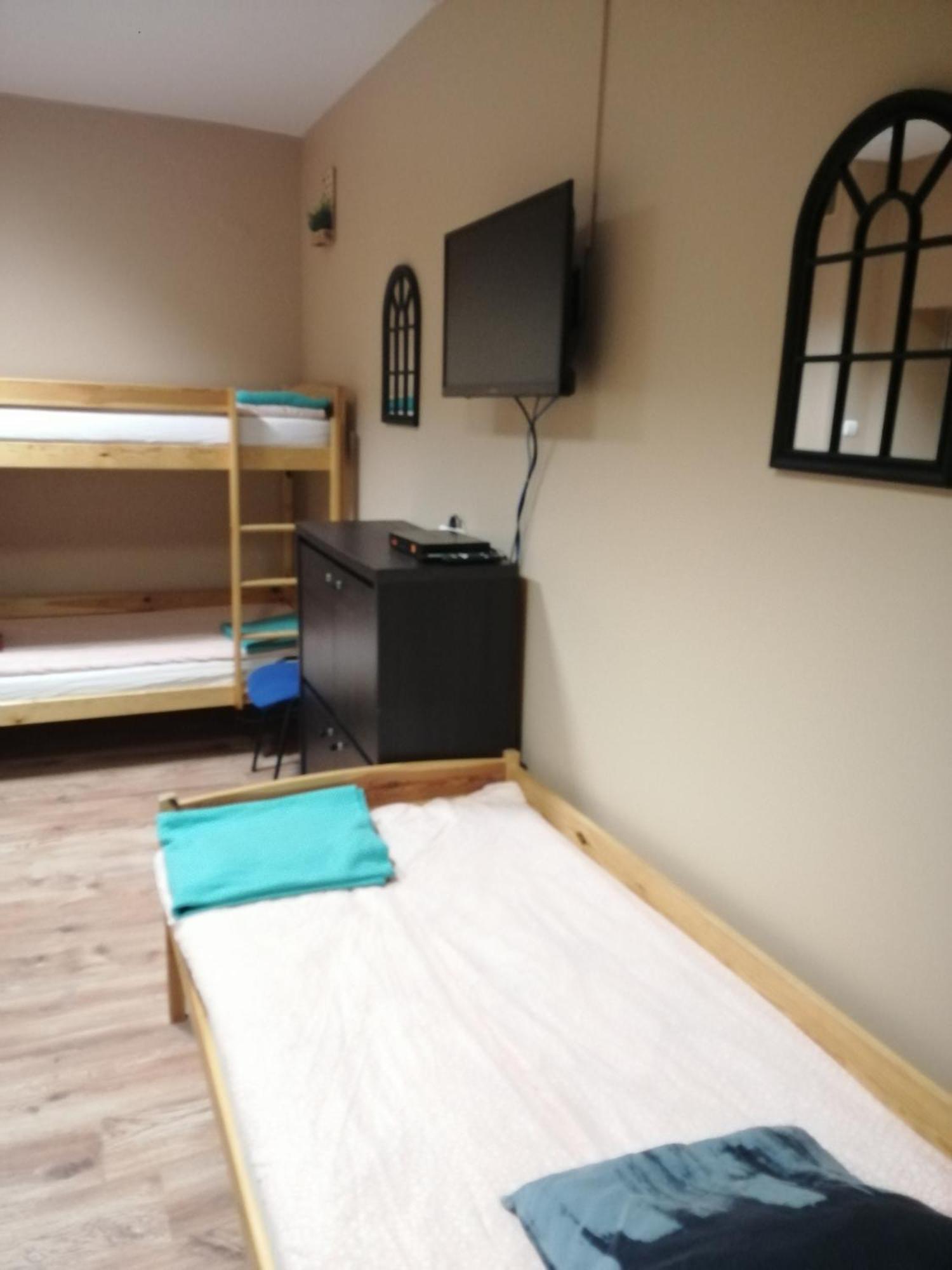 Hostel Gliwice Centrum Parking 部屋 写真