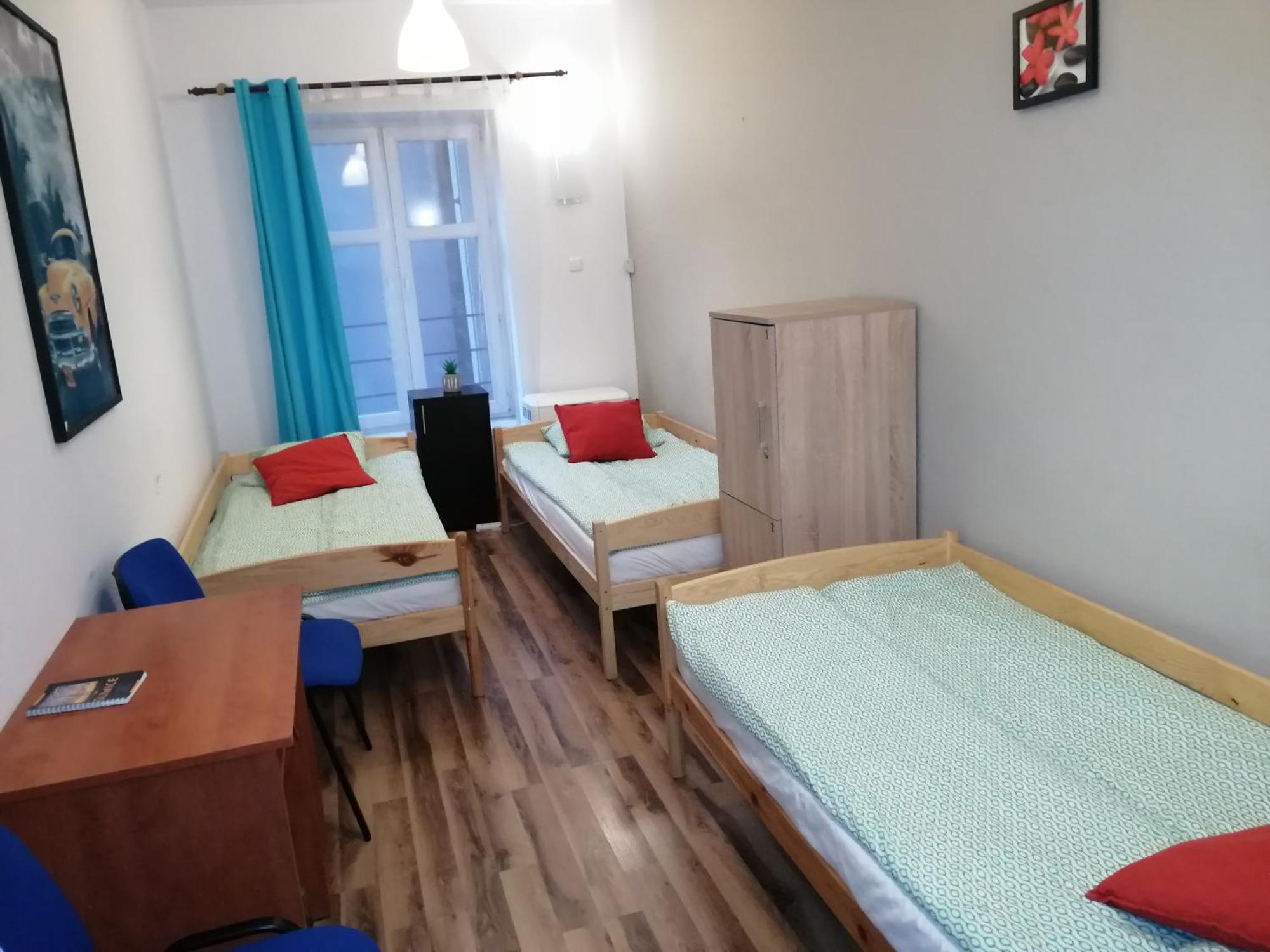 Hostel Gliwice Centrum Parking 部屋 写真