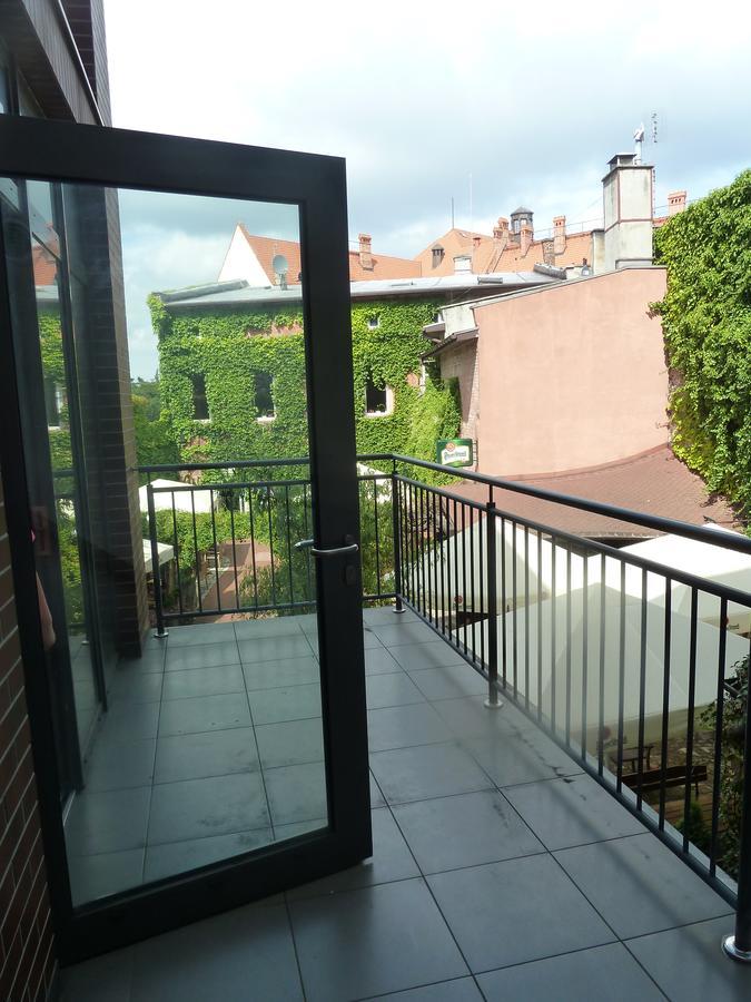 Hostel Gliwice Centrum Parking エクステリア 写真
