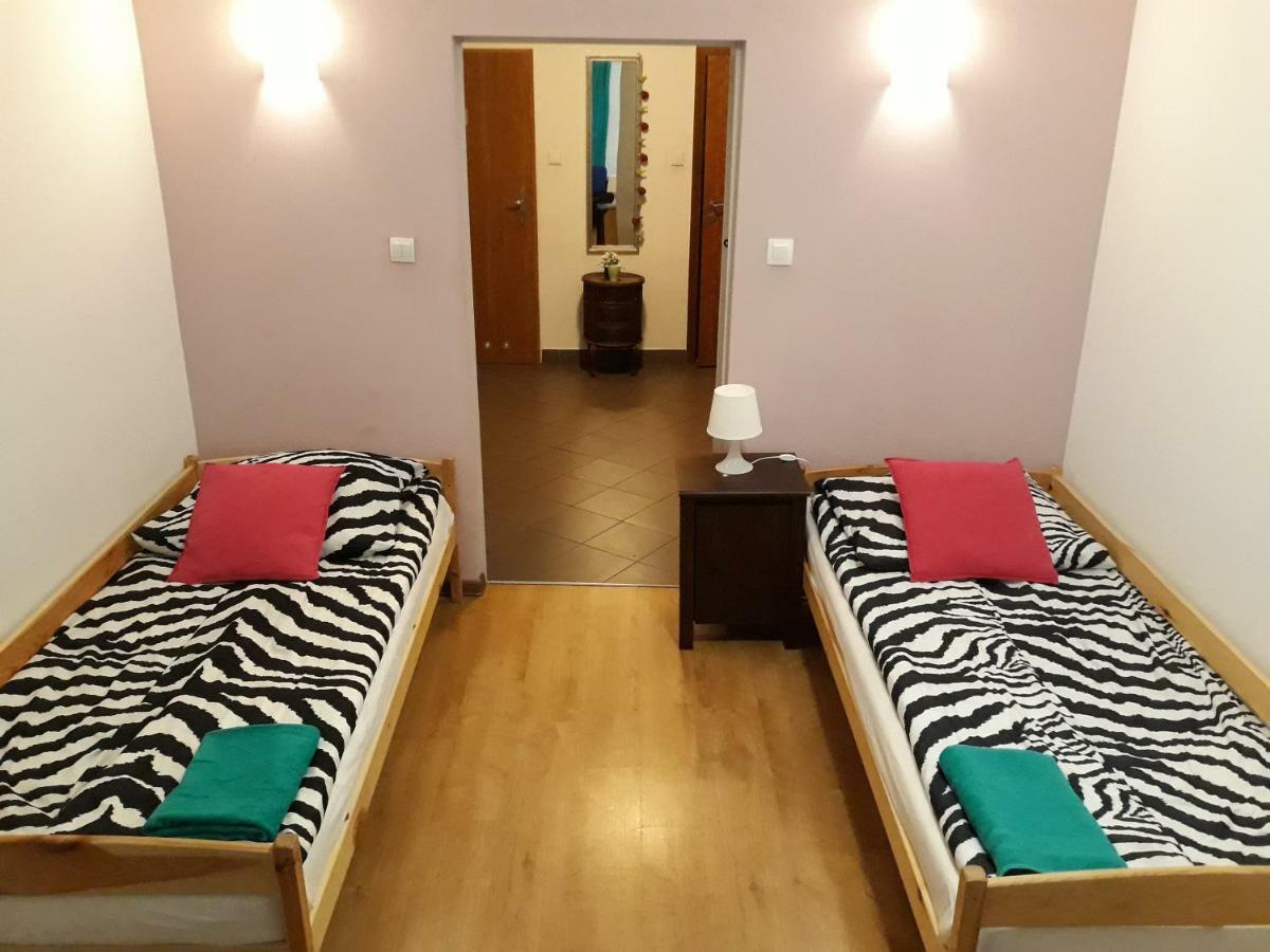 Hostel Gliwice Centrum Parking エクステリア 写真