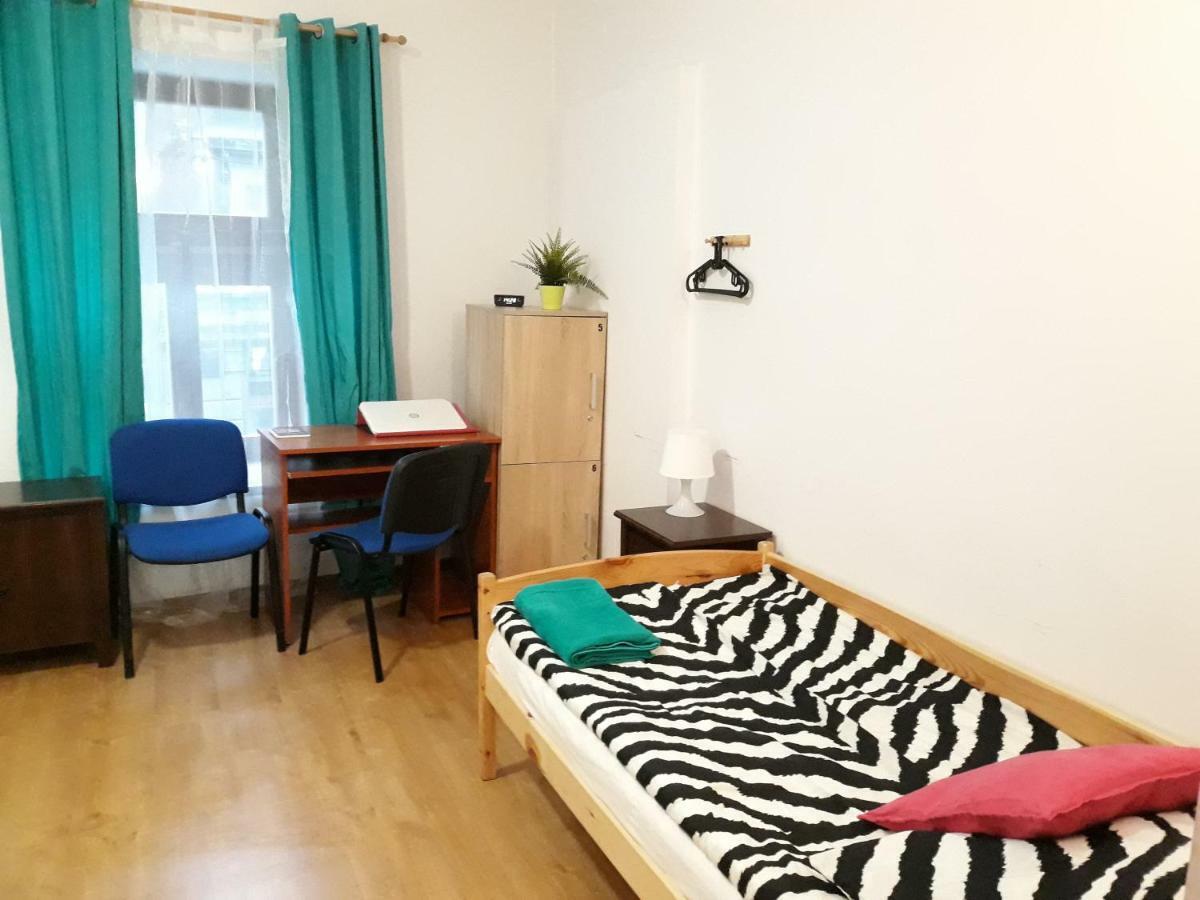 Hostel Gliwice Centrum Parking エクステリア 写真