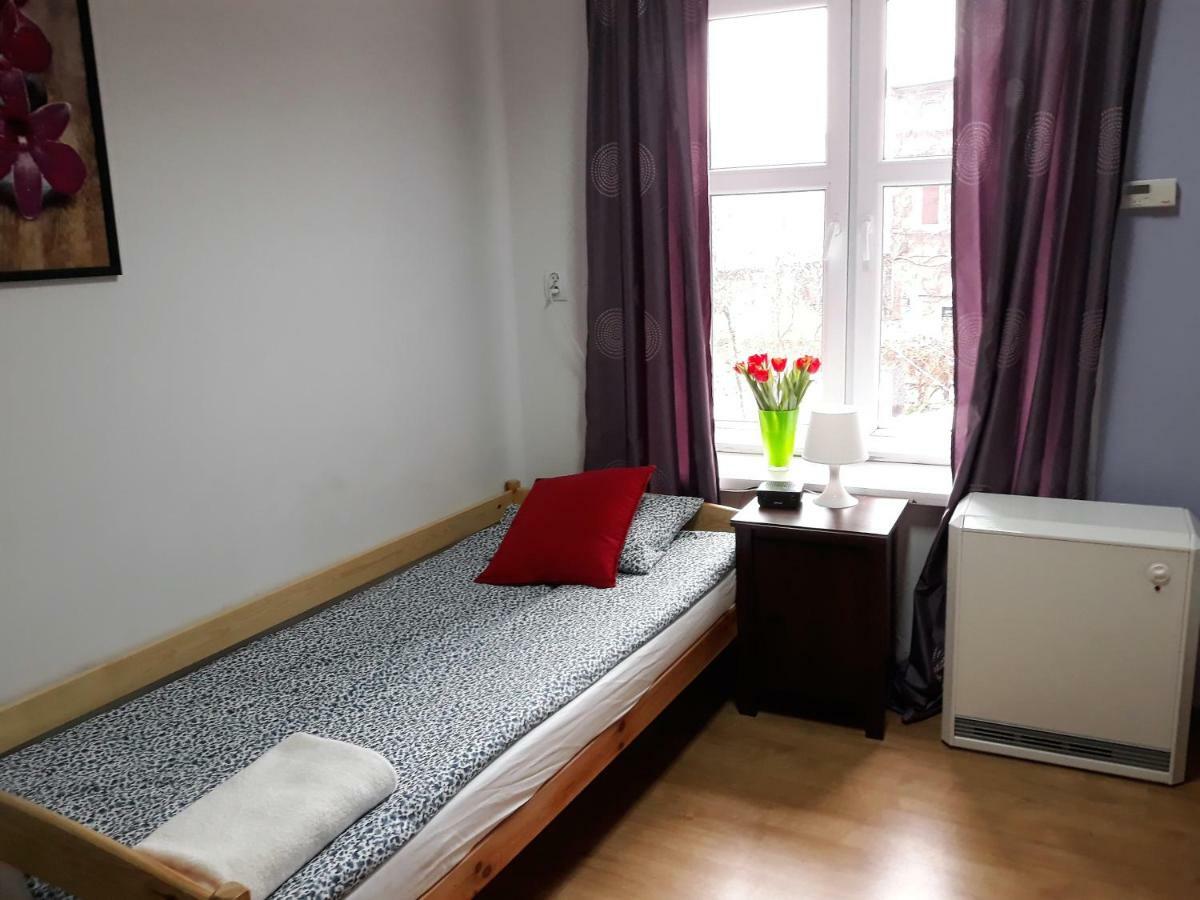 Hostel Gliwice Centrum Parking エクステリア 写真