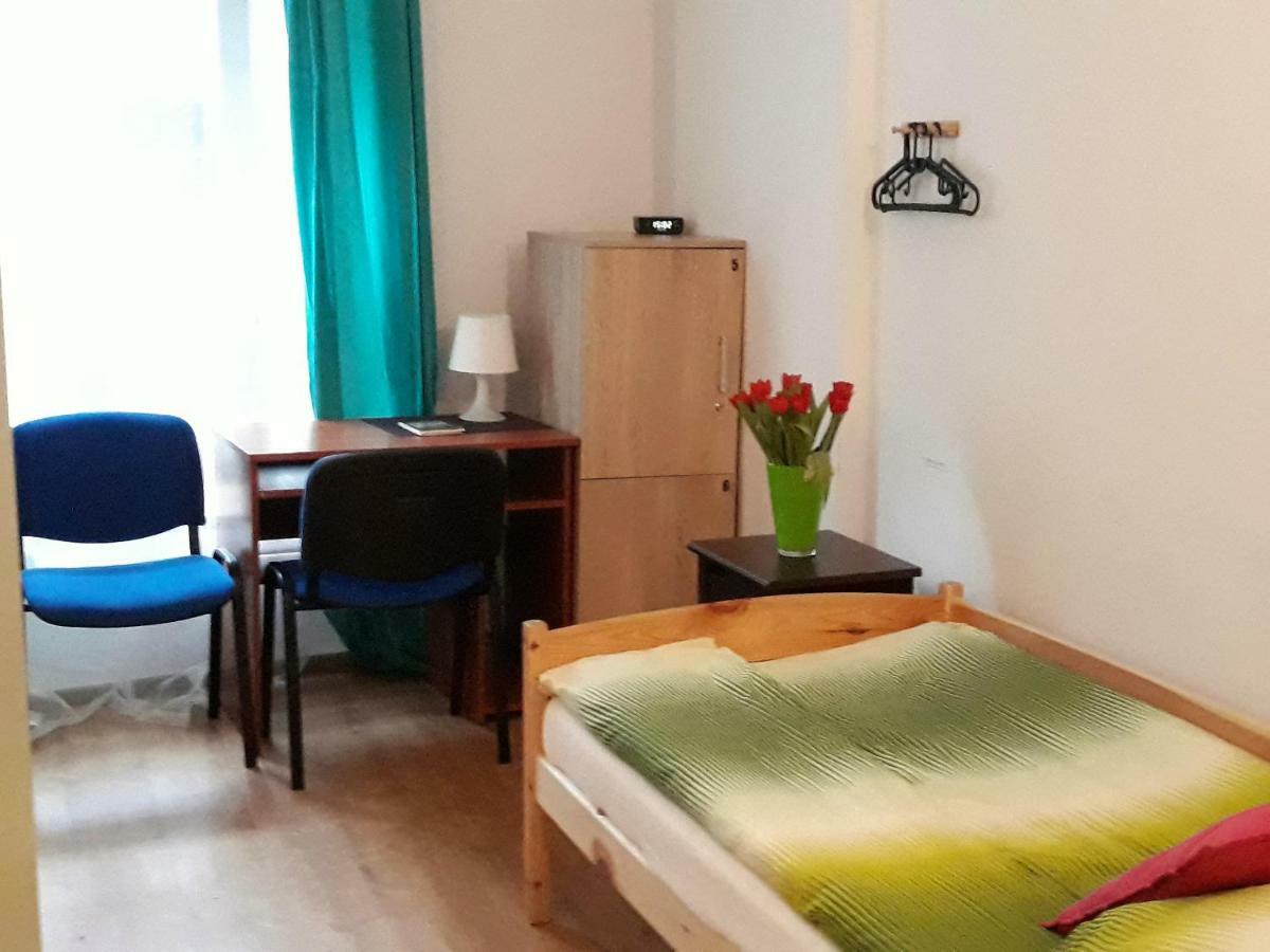 Hostel Gliwice Centrum Parking エクステリア 写真