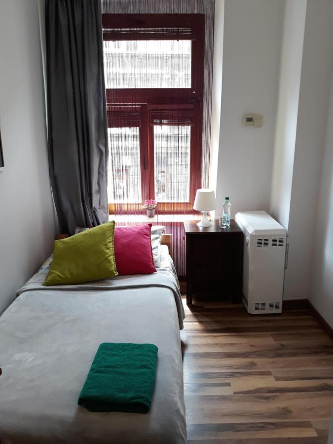 Hostel Gliwice Centrum Parking エクステリア 写真